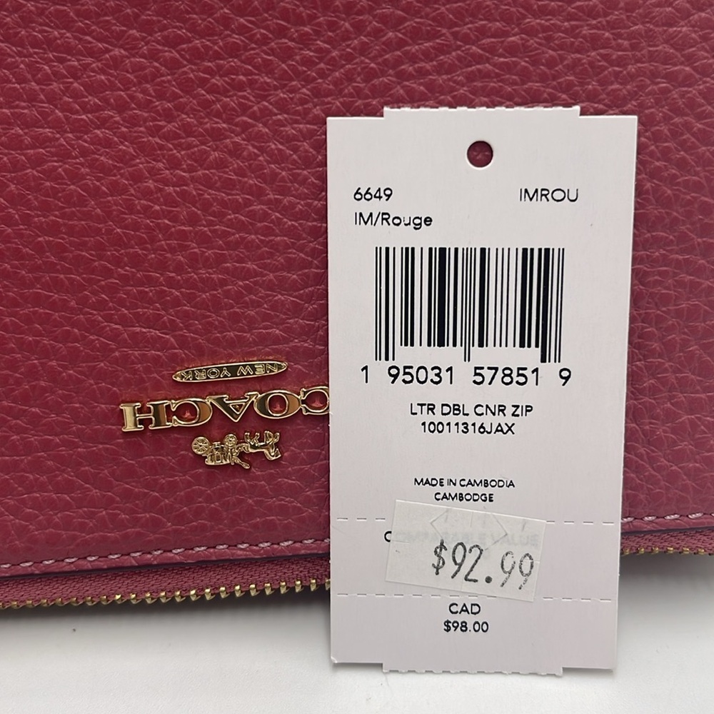 Coach Double Corner Zip Wristlet
IM/Rouge
NWT - Picture 13 of 16